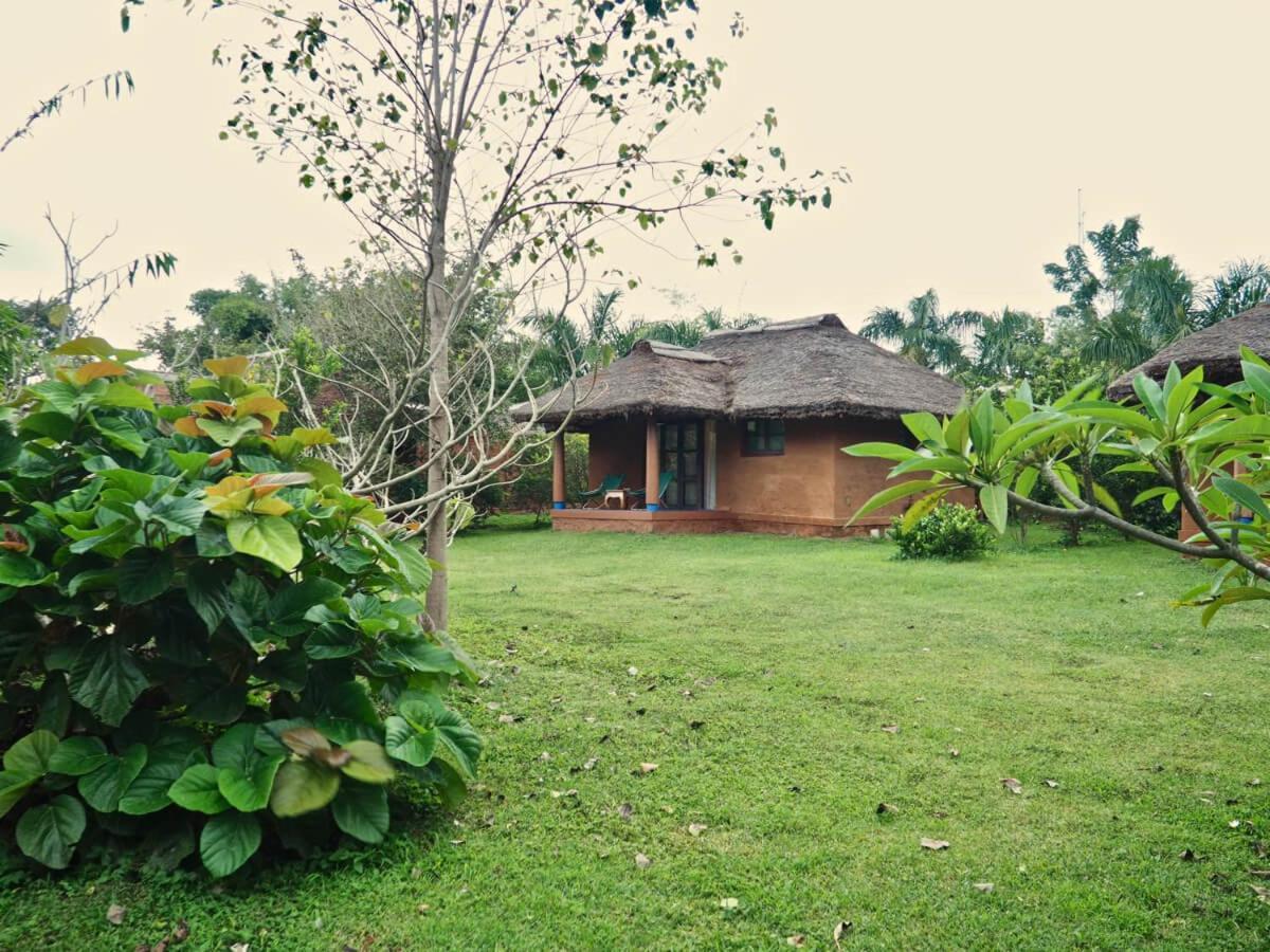 Red Earth Kabini Hotel Begur Exterior photo